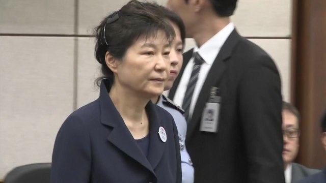 한국당, 朴과 결별 선언...보수정당발 정계개편 신호탄? / YTN