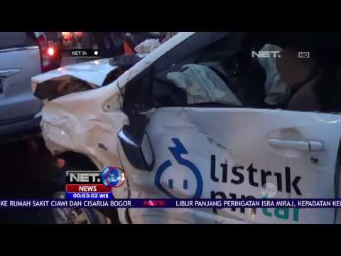 Puluhan Warga dan Petugas Bersinergi Evakuasi Korban Bus Oleng di Megamendung Bogor - NET24