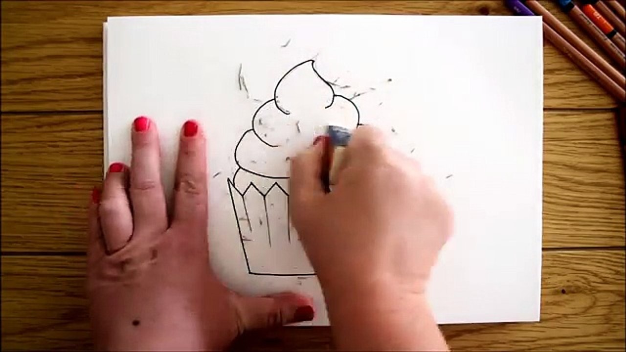 How To Draw a Cupcake [Lady Giraffe]