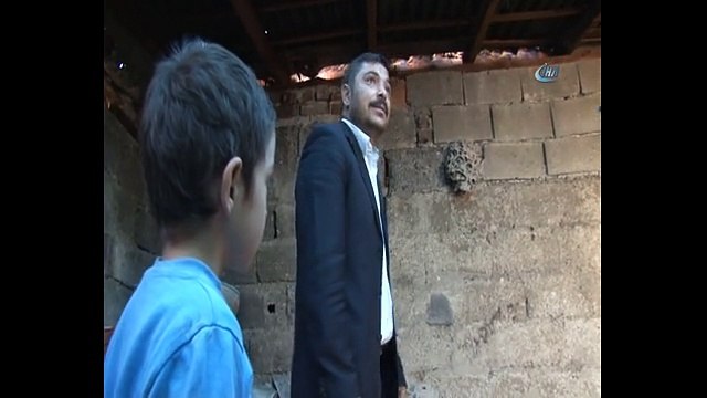 7 kişilik aile arıların istilasına uğradı