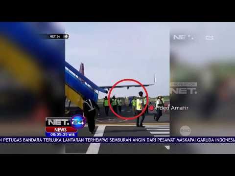 Penumpang Pesawat dan Petugas Bandara Terluka Akibat Tertimpa Tangga - NET24