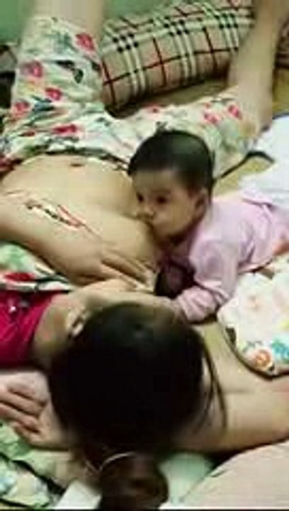 Wilson Baby Side lying breastfeeding postion