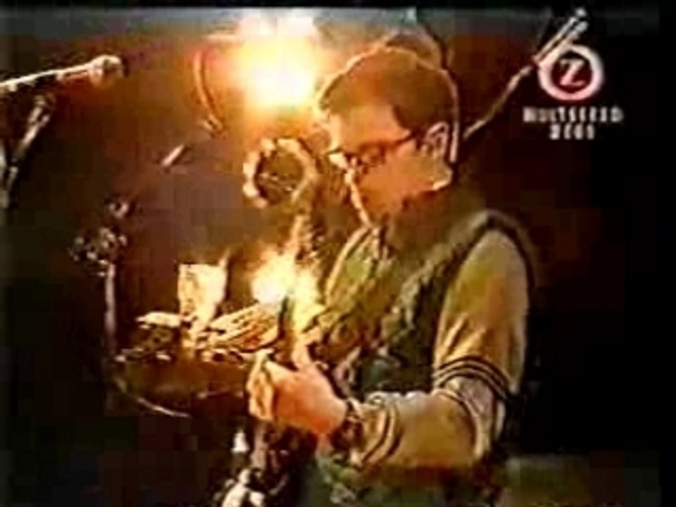 Weezer - 13 Undone (Live Sweden 2001)