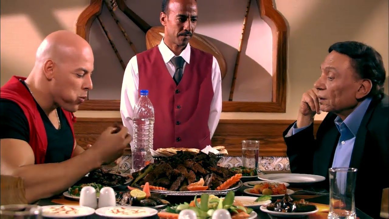 ذات مومنت " لما تعزم بطل مصر في كمال الاجسام  " ,,, الزعيم: هي جت على النيفة #ناجي_عطاالله