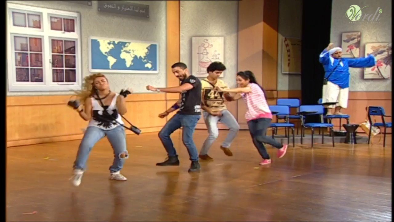 لما تفتكر أن المدرس غايب من المدرسة ويجي فجأة... علي طريقة نجوم تياترو مصر