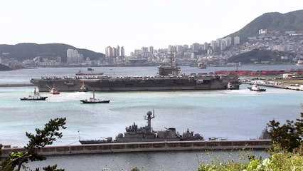 떠다니는 군사기지 '레이건함' 부산 입항 / YTN