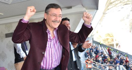 Melih Gökçek, Osmanlıspor'un Attığı Gollere Sevindi