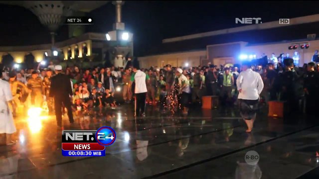 Peringati Hari Santri Nasional, Sepak Bola Api Digelar di Masjid Agung Jateng - NET24