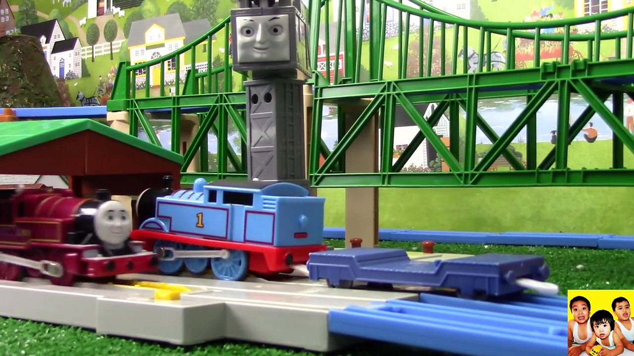 THOMAS AND FRIENDS TRACKMASTER TOMY ARTHUR Accidents Happen Thomas & Friends Toys for Kids