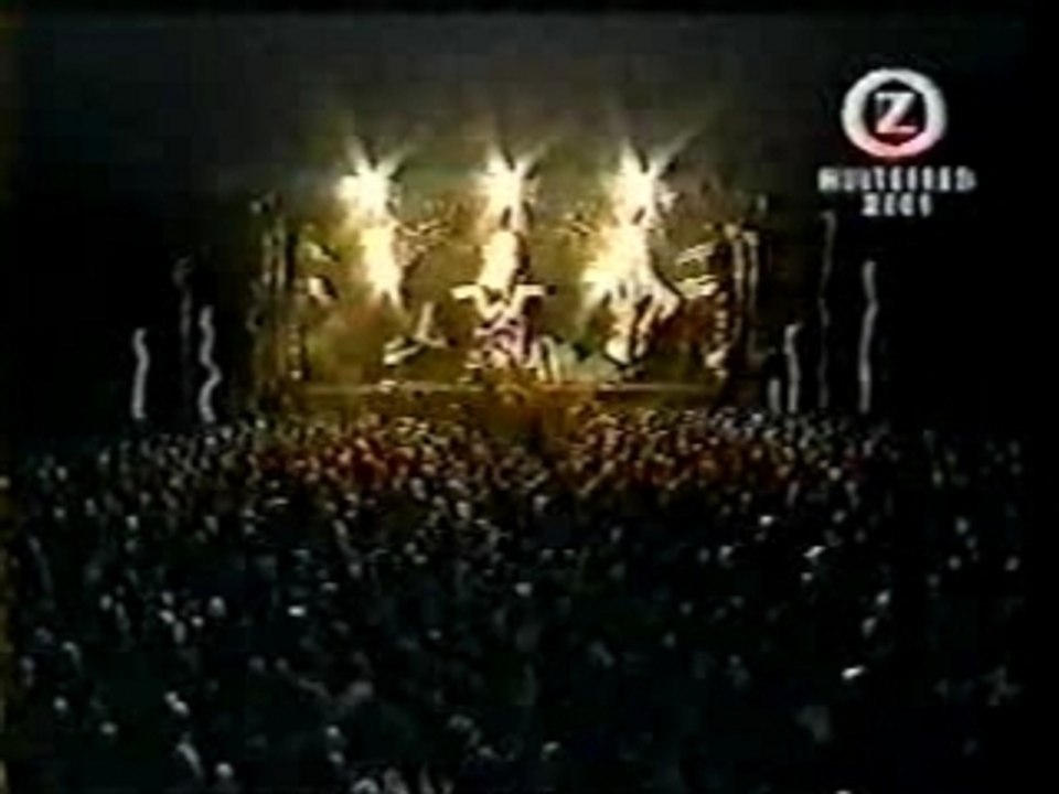 Weezer - 15 Surf Wax America (Live Sweden 2001)