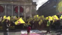 Brüksel'de PKK'lı Teröristler Öcalan İçin Eylem Yaptı, Polis Sadece İzledi