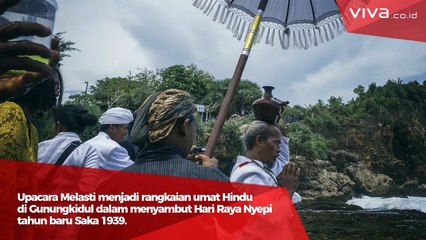 Upacara Melasti di Pantai Ngobaran