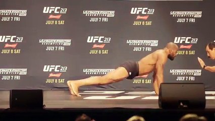 Yoel Romero doesnt look like a 40 year old | UFC 213
