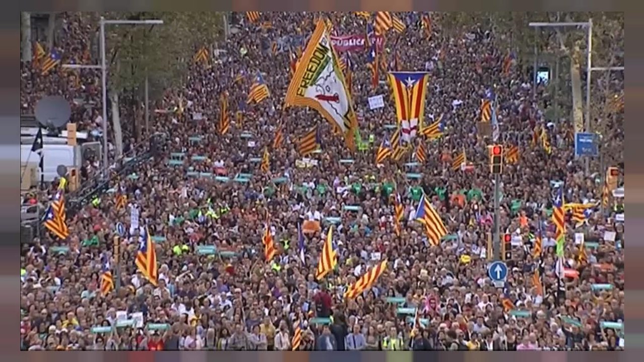 Massenkundgebung in Barcelona:'Helft Katalonien'