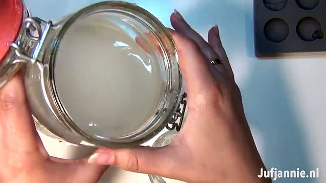 DIY zelf papier-maché Smileys knutselen tot magneten