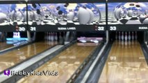 First Time BOWLING! HobbyPig + HobbyFrog, HobbyBear Strike Out HobbyKidsVids