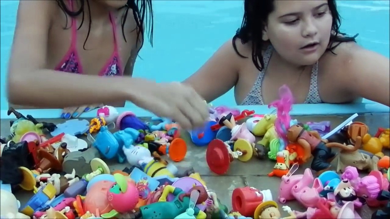 AFUNDA OU BÓIA NA PISCINA