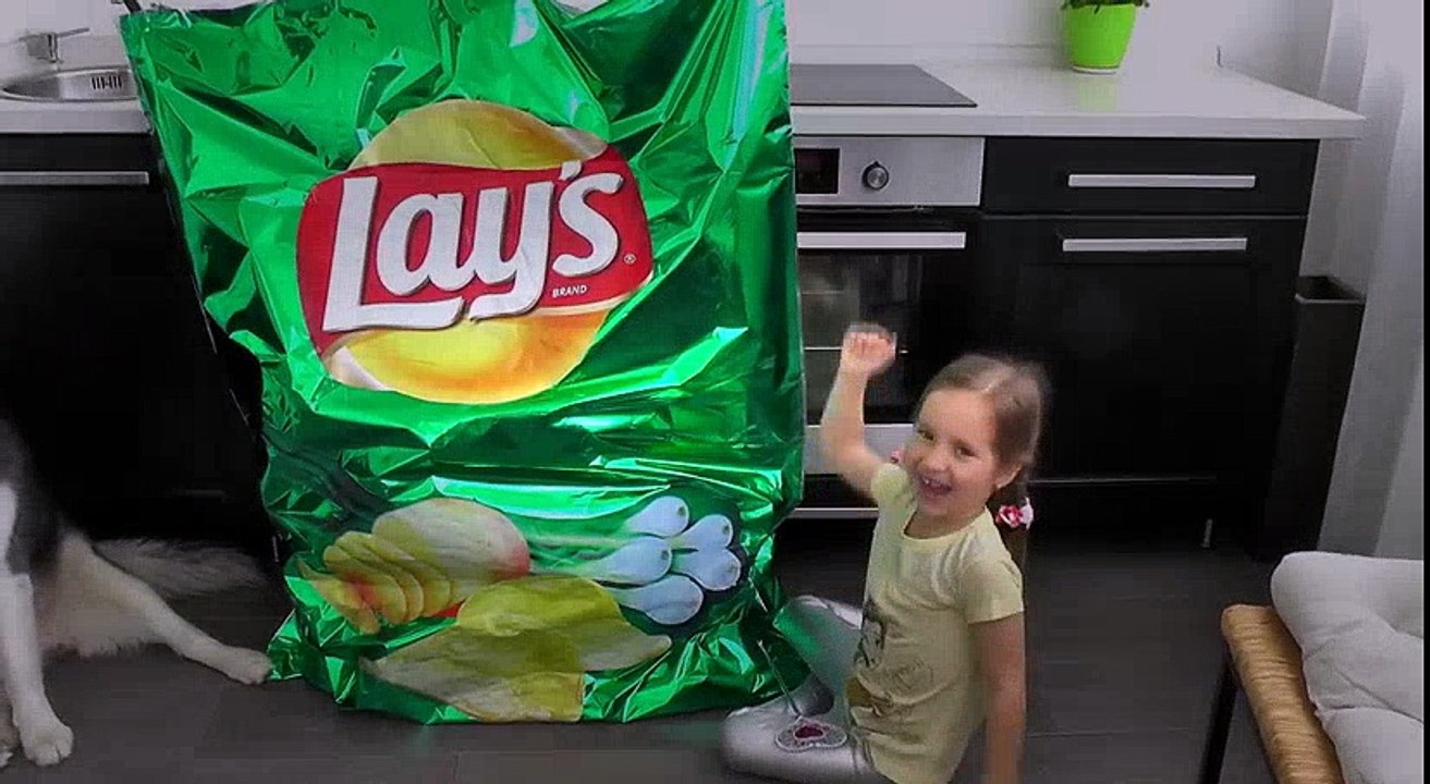 Bad baby fight / Bad Kid steals Giant Chips Johny Johny Yes Papa Nursery Rhymes Song for Children