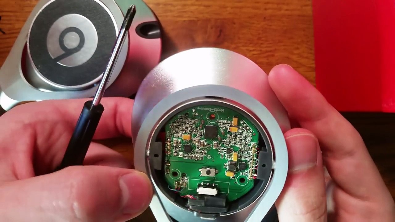 FIXTHEBEAT.COM How to fix and repair beats by dre executive headphones broken speaker