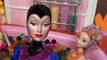 Frozen Elsa and Anna Spa Day! Bath Time Orbeez Bath Soap Foam Barbies Day Spa! Disney Toys In Action