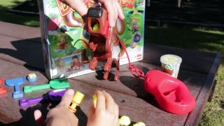 Doggie Doo Pooping Dog GROSS Family Game Catch The Puppy Poop Play-Doh