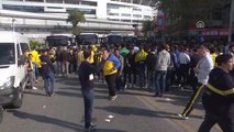 Fenerbahçe Taraftarı, Galatasaray Maçına Polis Kontrolünde Hareket Etti