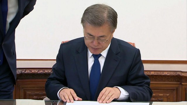 문 대통령 5·6호기 공사 재개...탈원전도 차질 없이 추진 / YTN