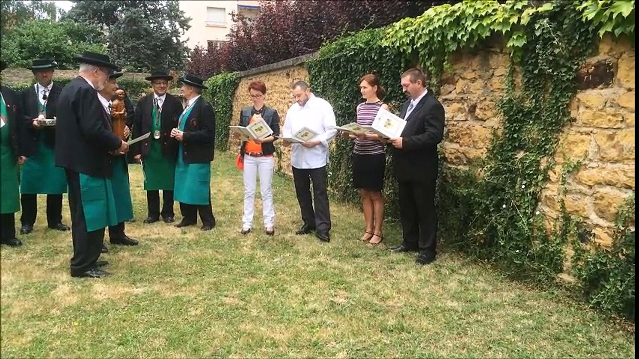 Comment se déroule une intronisation chez les Compagnons du Beaujolais?