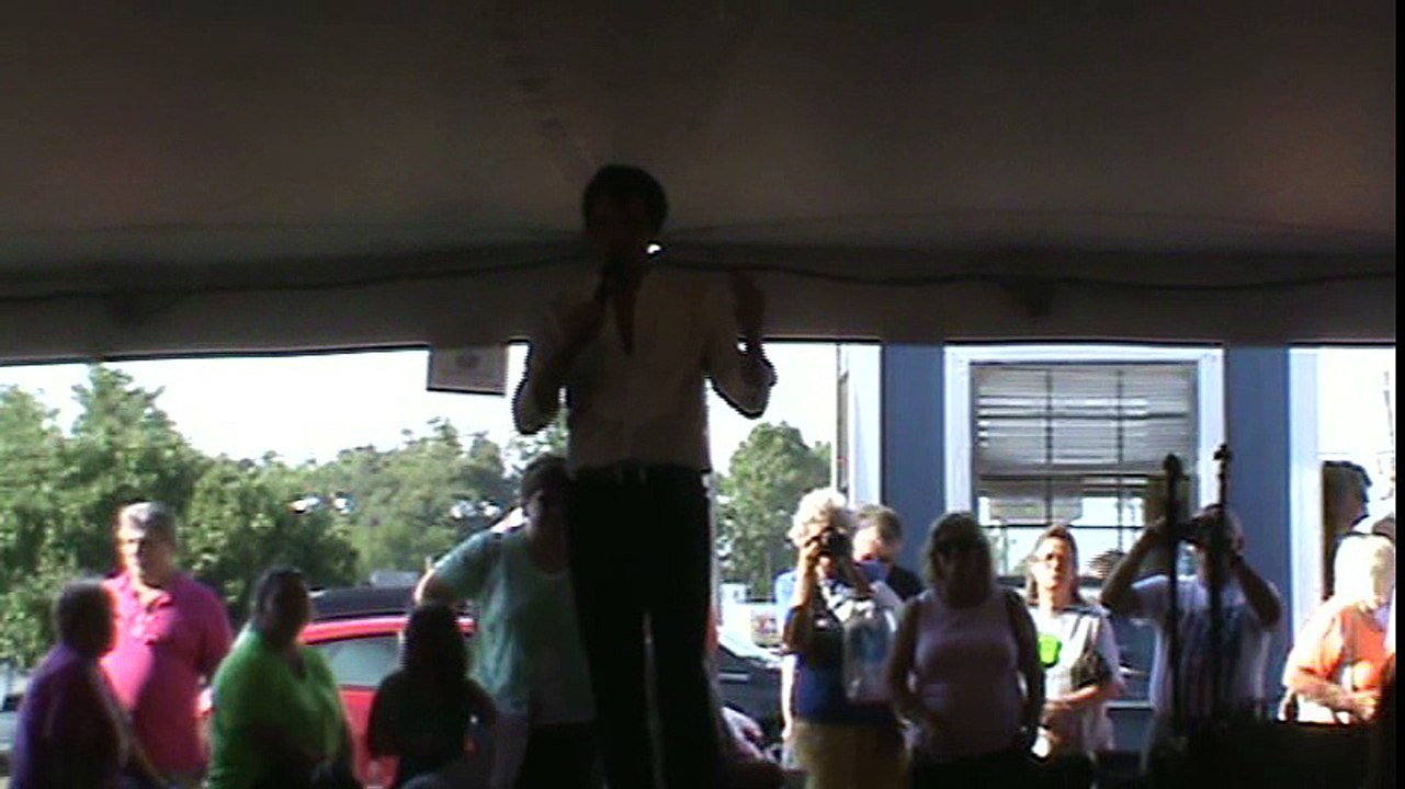 Dean Z sings 'It Hurts Me' Elvis Week 2014 t