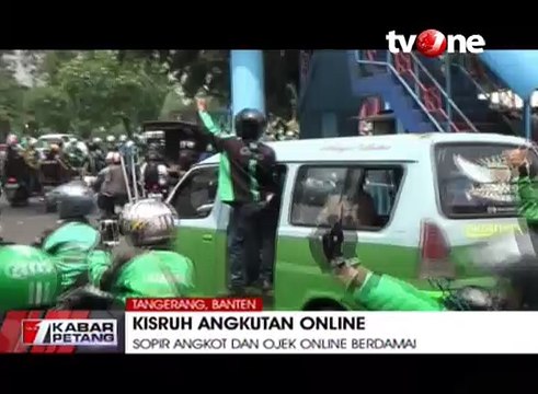 Berkonvoi, Ojek Online dan Sopir Angkot Berdamai