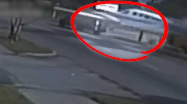 Un petit avion s'écrase au milieu d'une ville de Floride