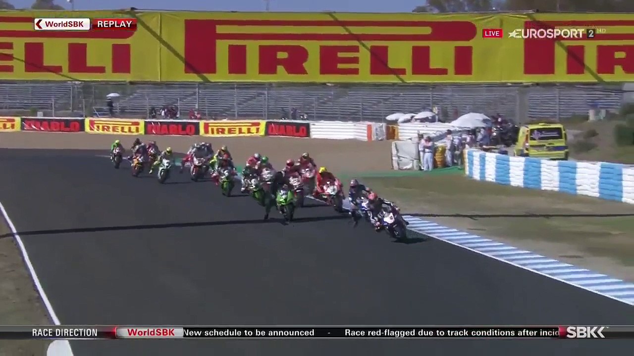Acidente de Davies e Laverty na segunda corrida de Jerez