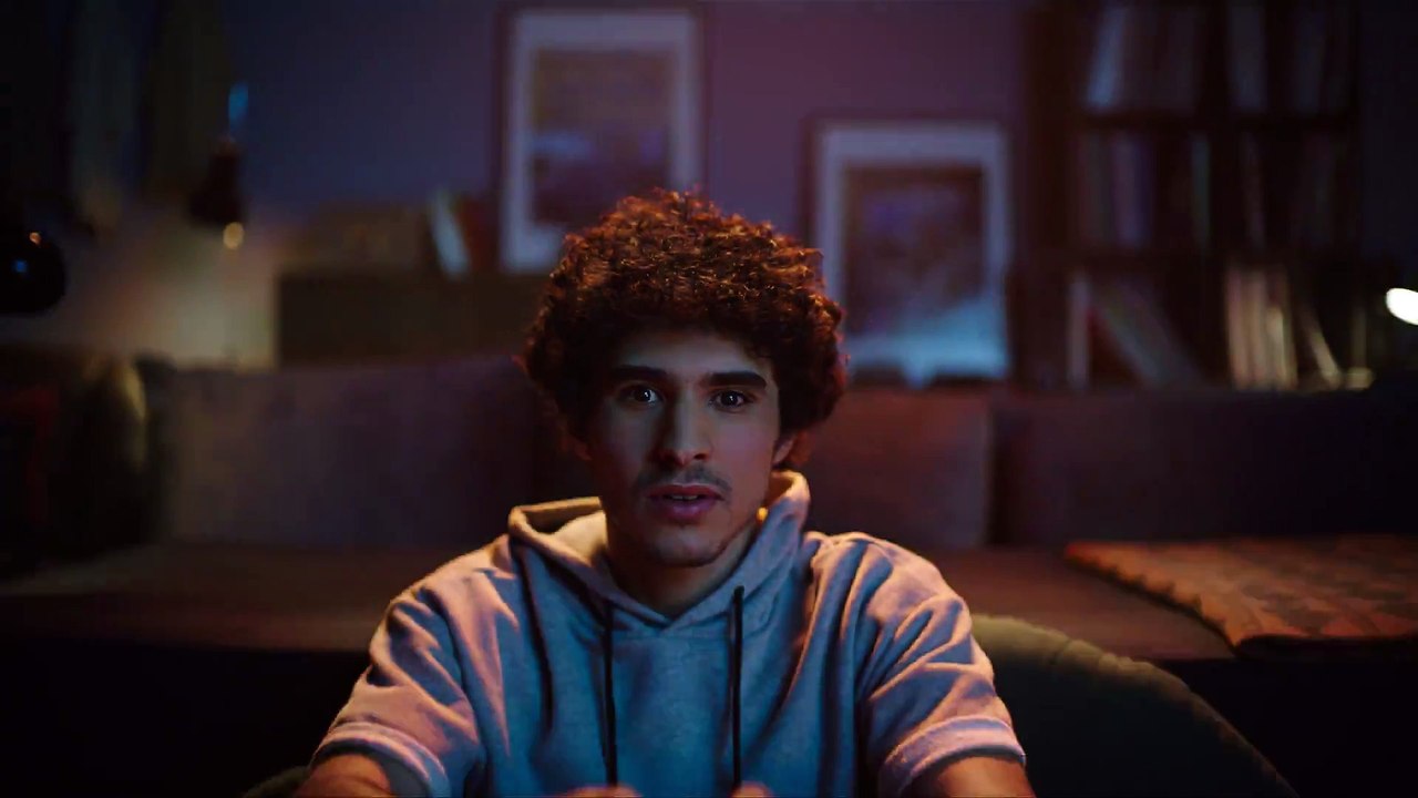 Xbox One X – 真のパワーを体験せよ – 世界初のテレビ CM