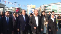 Cumhurbaşkanı Erdoğan, Küçükçekmece'de Bir Aileyi Evinde Ziyaret Etti (1)