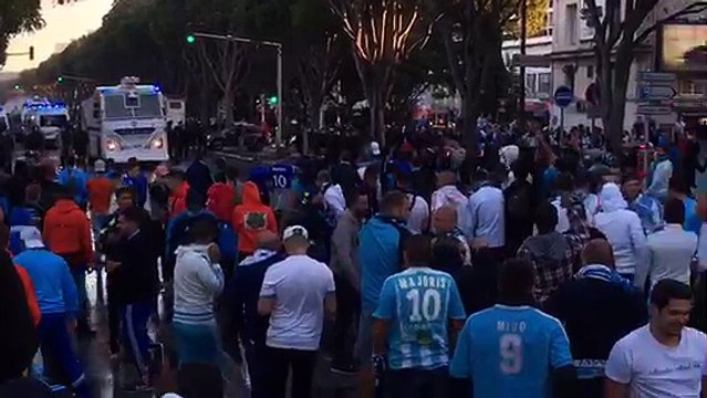 Affrontements entre supporters et policiers devant le Vélodrome avant OM-PSG