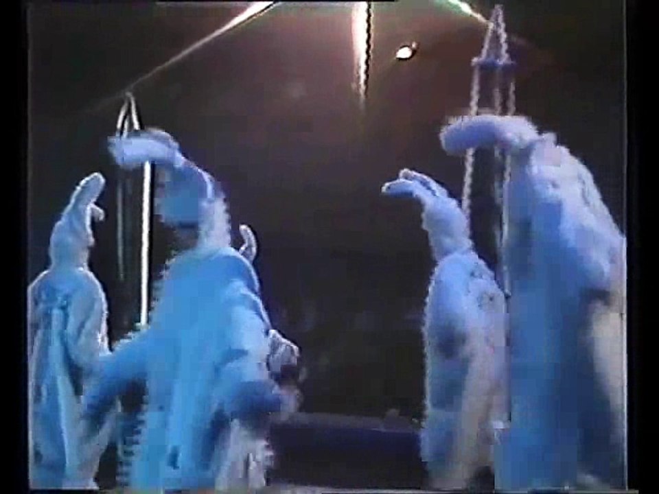 "Chanson de la Compagnie des lapins bleus" dans la comédie musicale Emilie Jolie - 1985