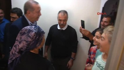 Cumhurbaşkanı Erdoğan Balkondan Yapılan Daveti Geri Çevirmedi 2