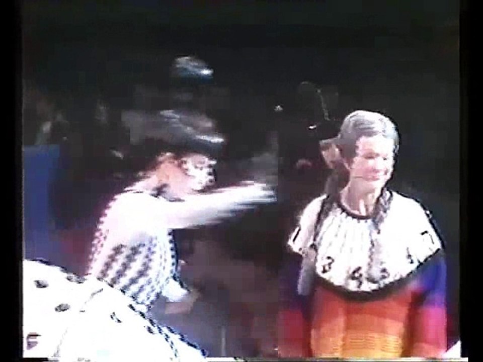 "Chanson des baleines de parapluie" dans la comédie musicale Emilie Jolie - 1985