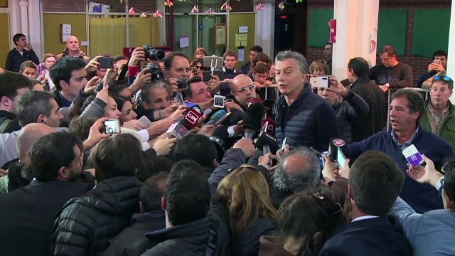 Macri y argentinos acuden a las urnas en elecciones legislativas
