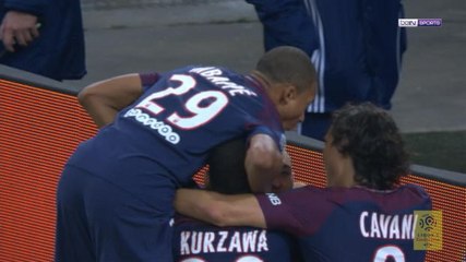 Neymar's first ever goal in the Classique