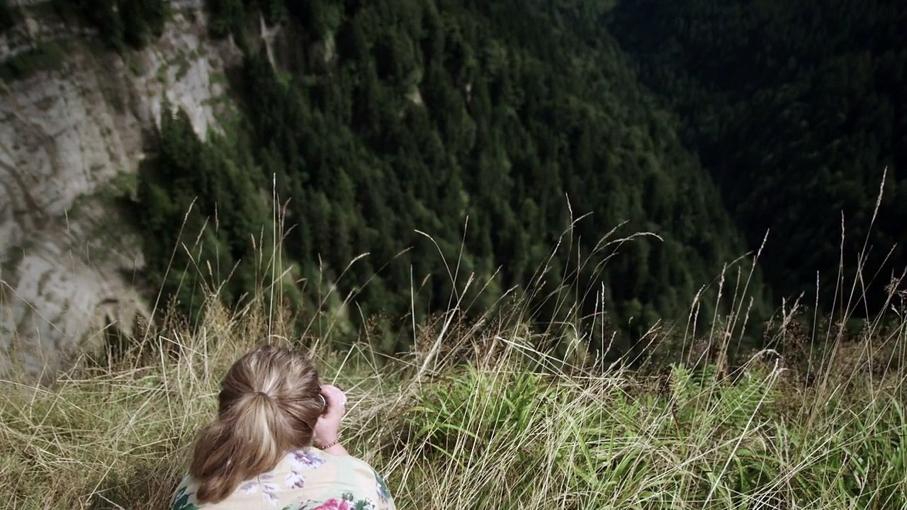 IDFA 2016 | Trailer | The Girl down Loch Änzi