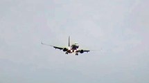 Ryanair Boeing 737-800 EI-DCL landing Manchester during Storm Brian