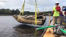 Time lapse boat smashes onto barge