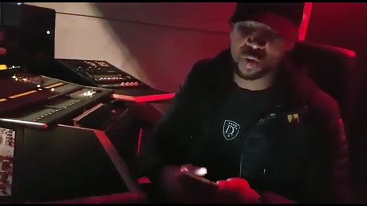 ROHFF FAIT UN FREESTYLE EN MODE TRAP DE 1 MINUTE POUR SA TEAM & HISTOIRE D'AGITER LA TOILE
