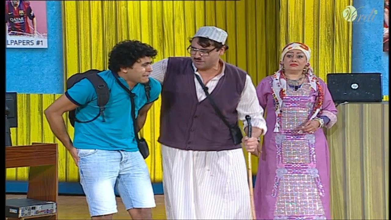 ذات مومنت لما تكون هربان من المدرسة وتقابل أبوك " مش هتقدر تسمك نفسك من الضحك "