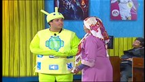 الفرق ما بين المصري و الأجنبي لما يسجل أسم الكراش بتاعه علي التليفون 