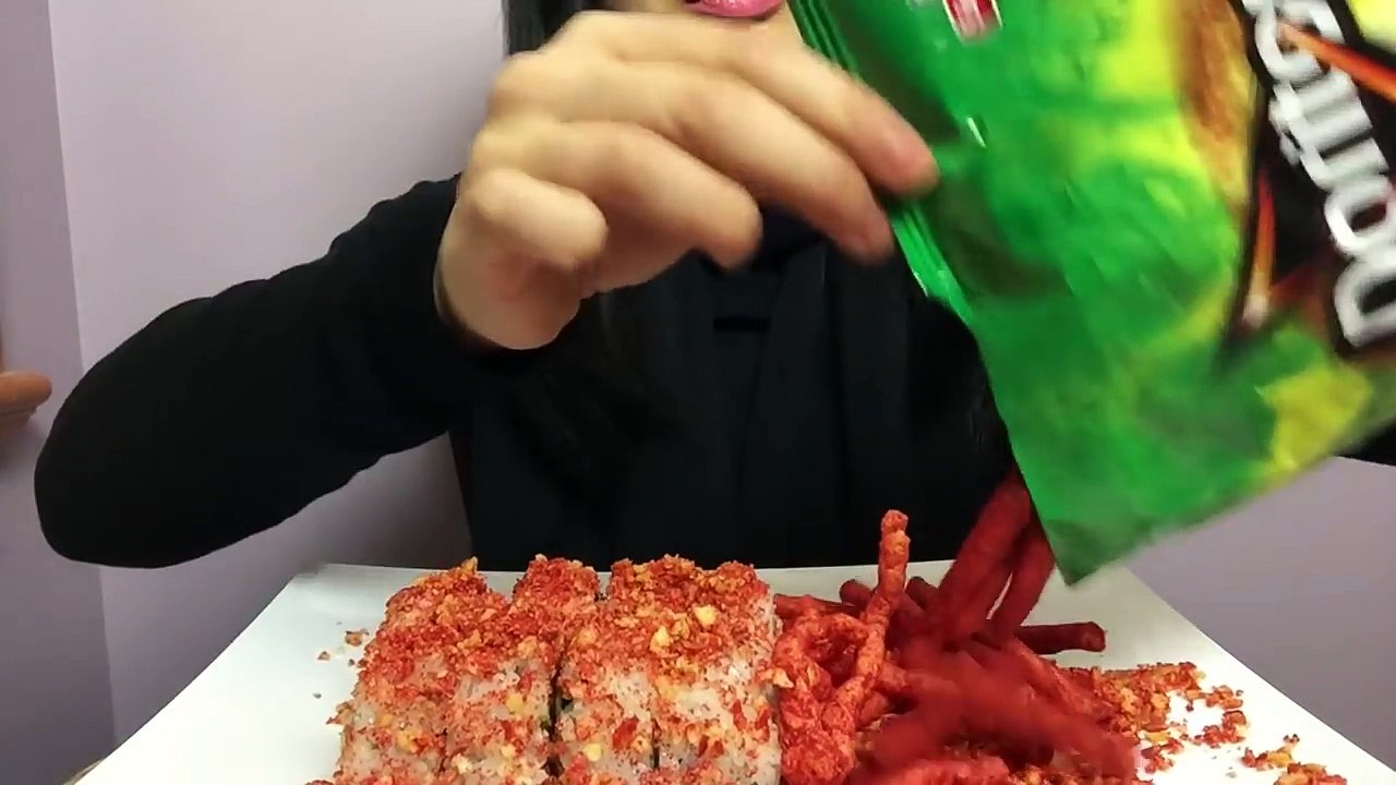 ASMR SUSHI HOT CHEETOS (EATING SOUNDS) | SAS-ASMR
