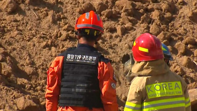 [속보] 롯데건설 물류센터 공사장 축대 붕괴 9명 구조·1명 매몰 / YTN