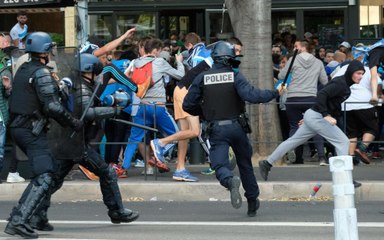 Affrontements entre supporteurs de l’OM et CRS avant le match.