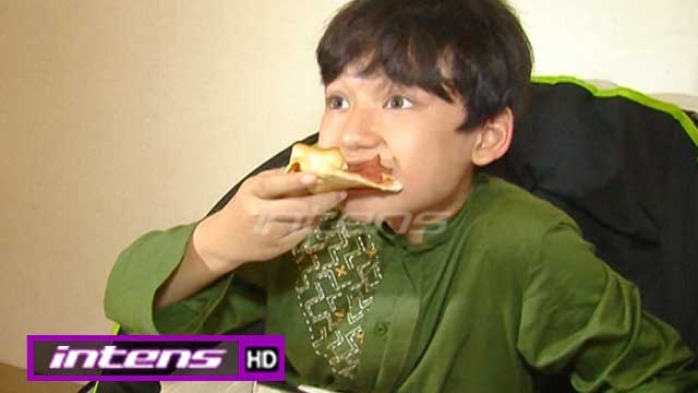 Alwi Assegaf Mampu Habiskan Pizza Satu Loyang Sendiri - Intens 23 Oktober 2017